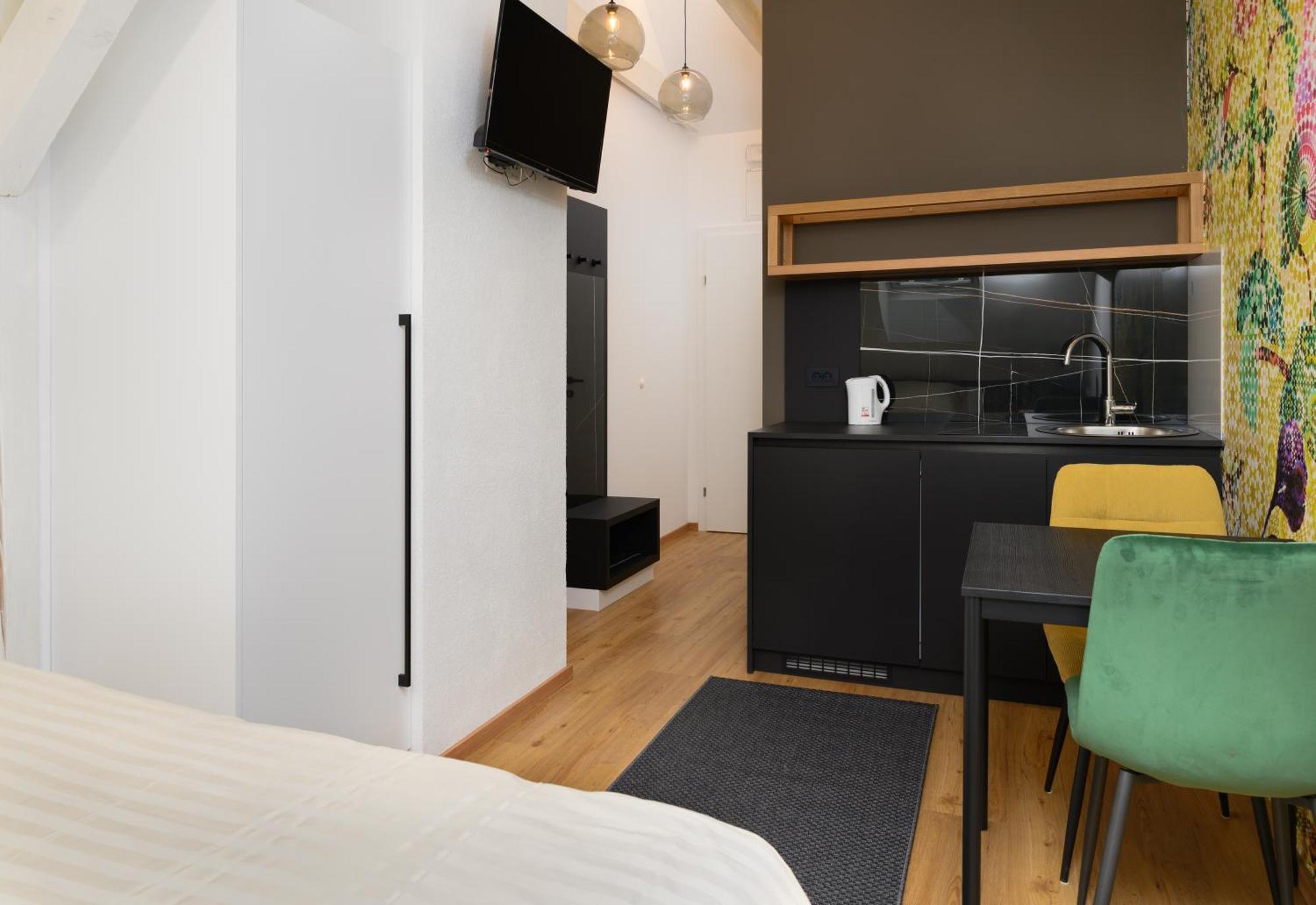 Lilija Apartments Trzin 外观 照片